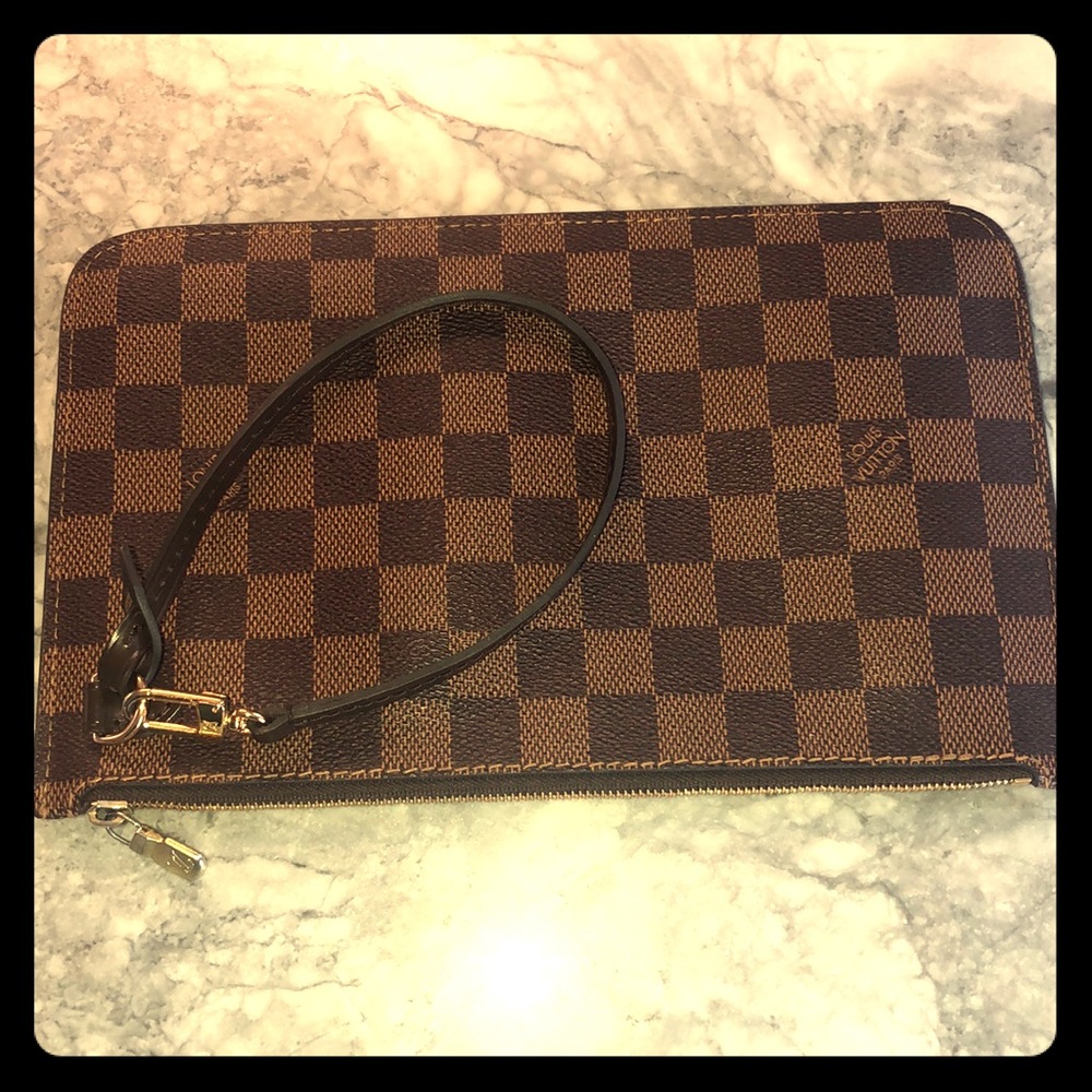 Louis Vuitton Neverfull pochette